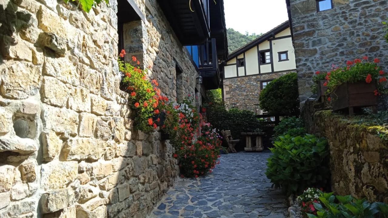 Apartamentos Samelar Camaleño Kültér fotó
